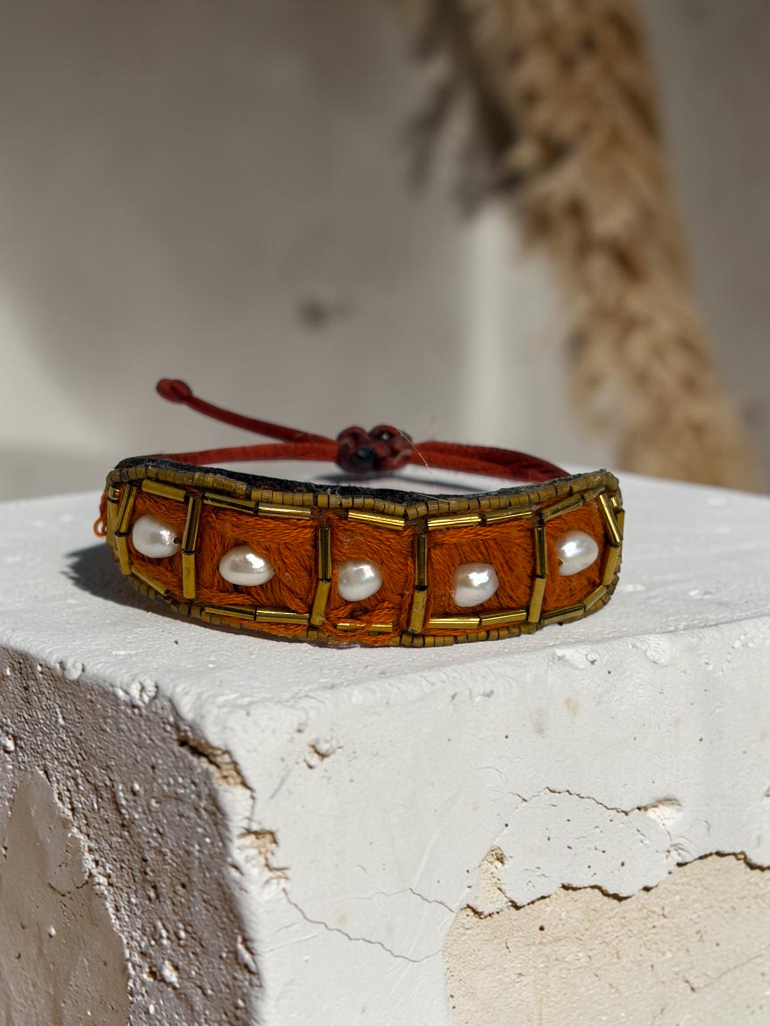 Pulsera teja con perlas
