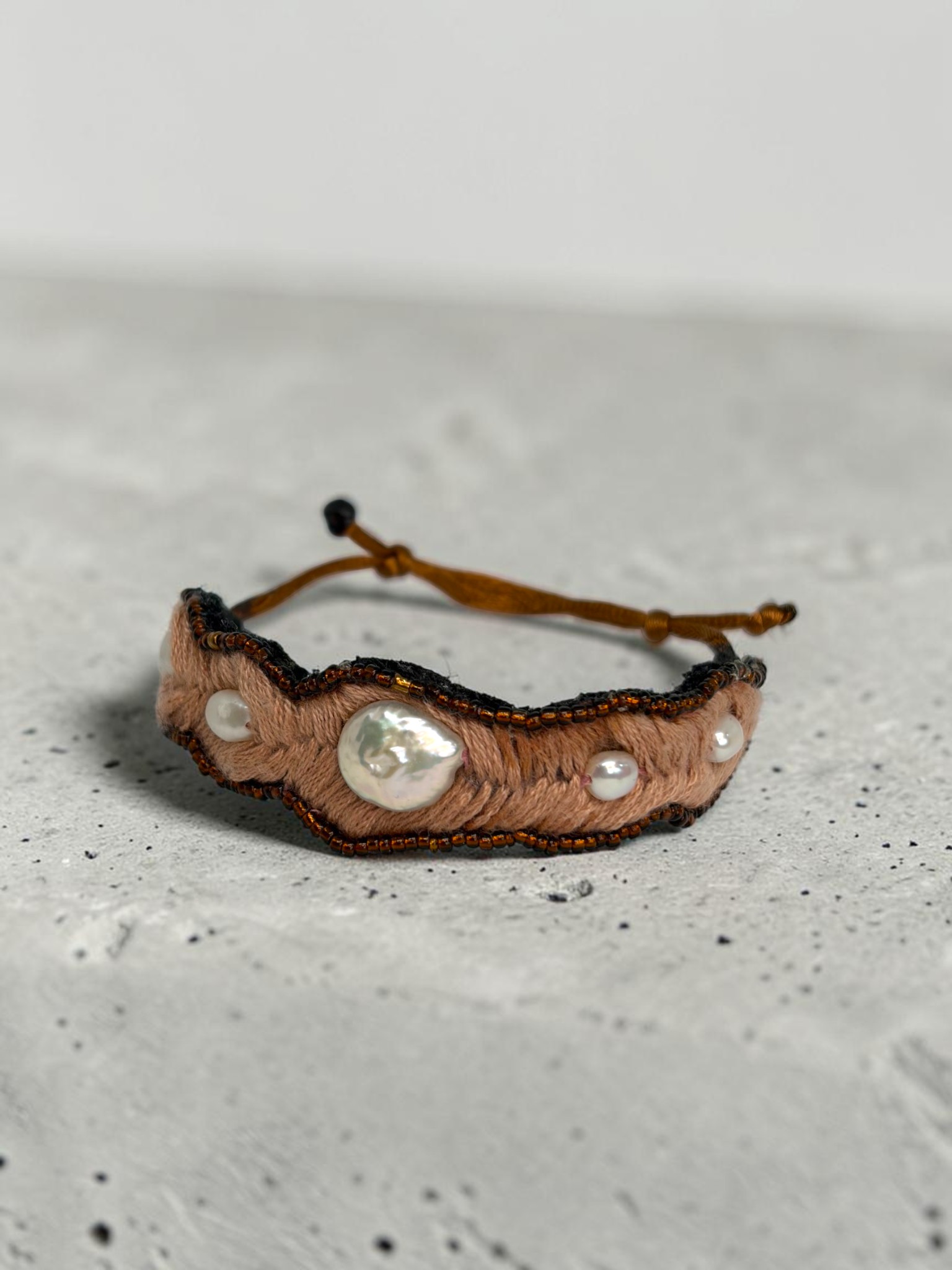Pulsera Rosa viejo con Perlas de río