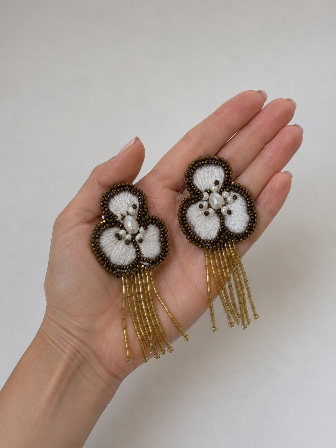 aro plumas y flecos círculo beige visón aro plumas y flecos círculo beige visón