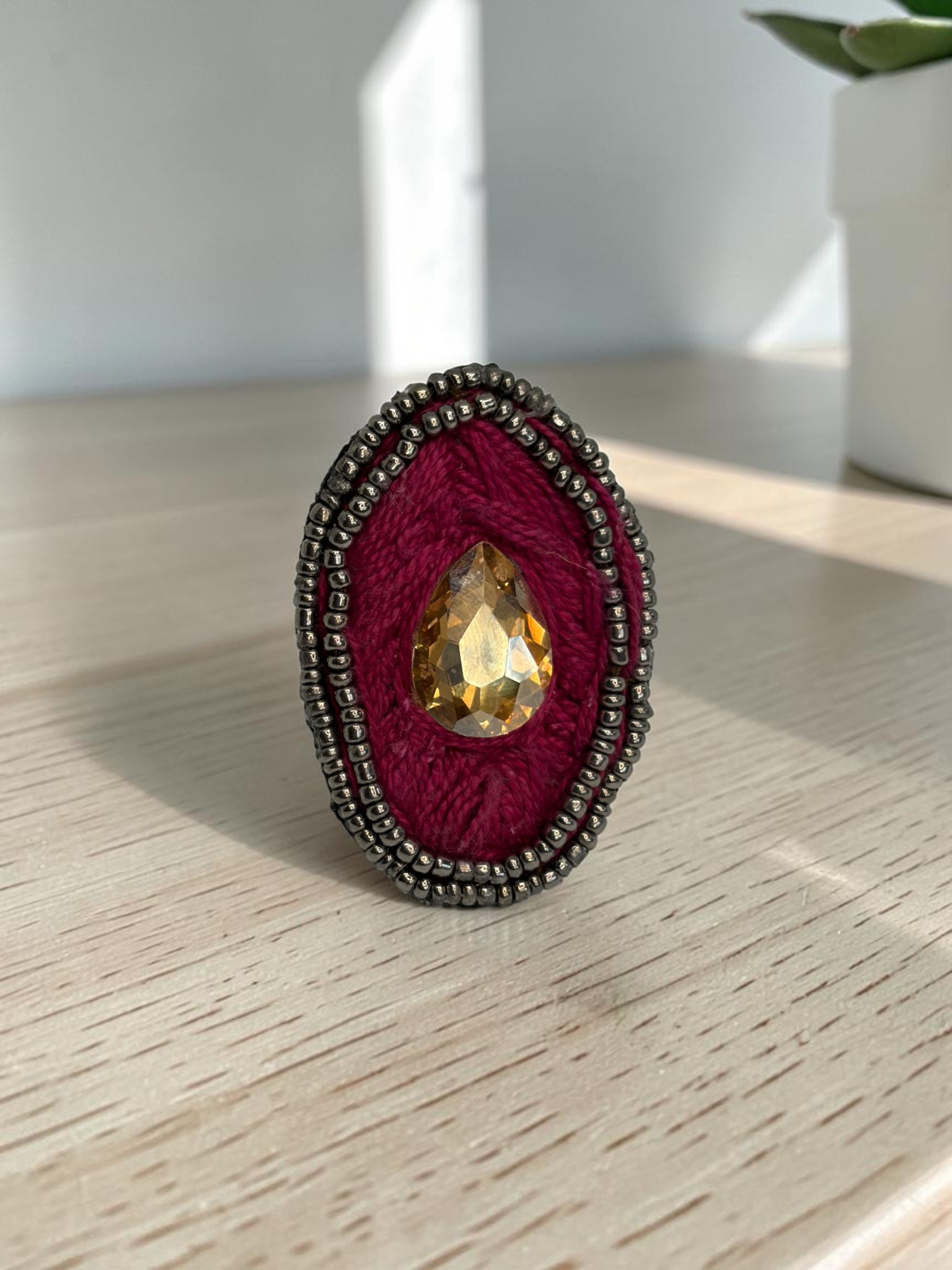 Anillo Óvalo Magenta