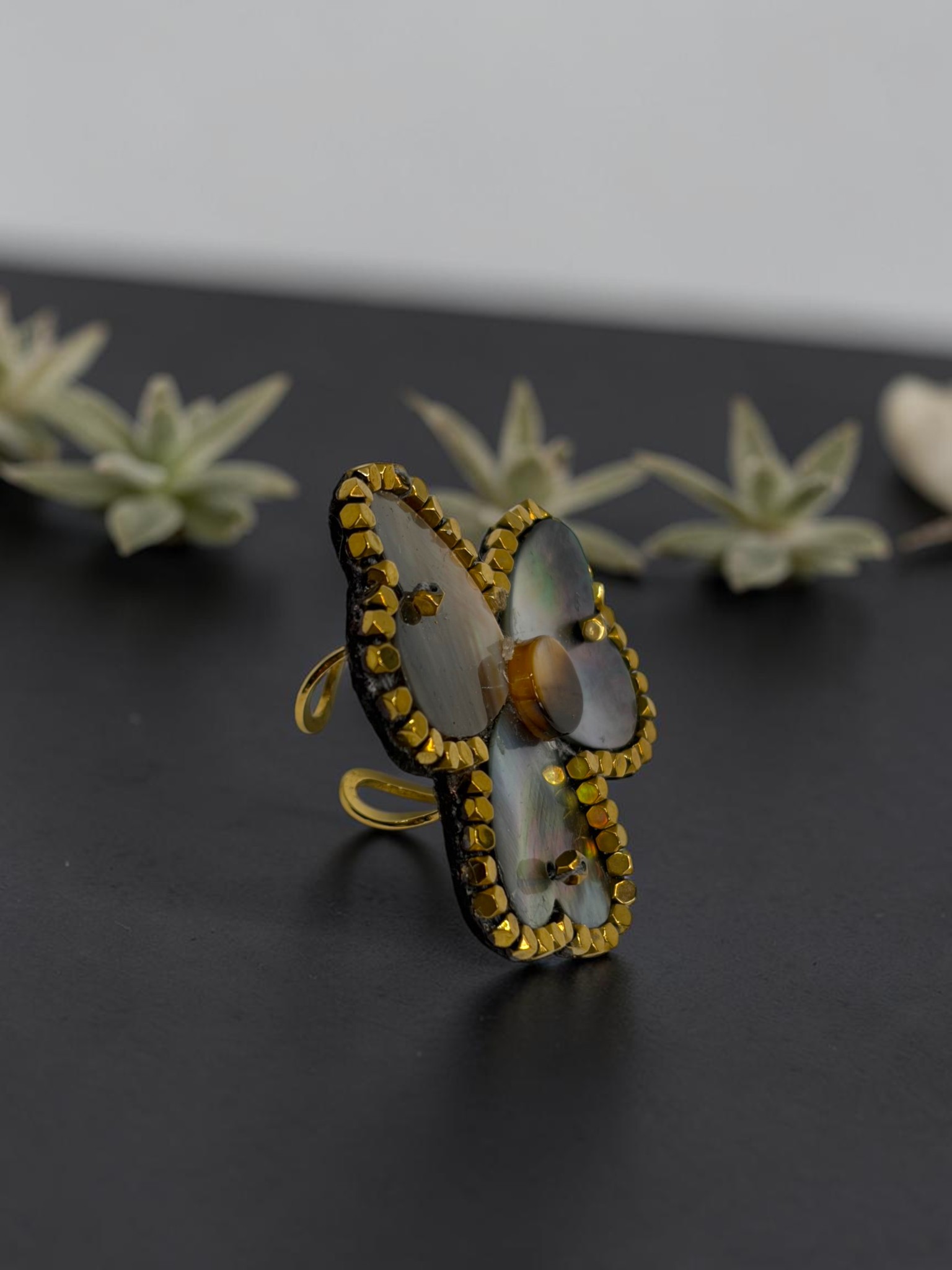anillo flor nácar