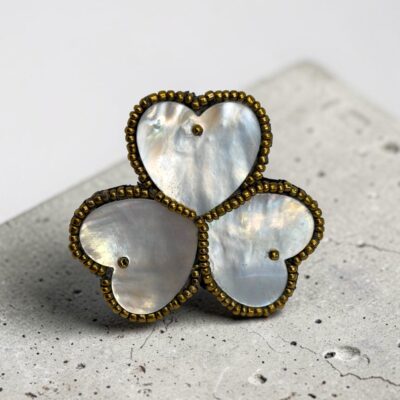 Anillo Trébol Nácar Dorado