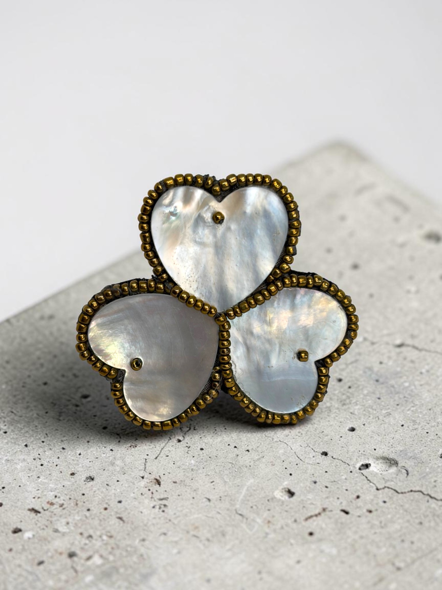 Anillo Trébol Nácar Dorado