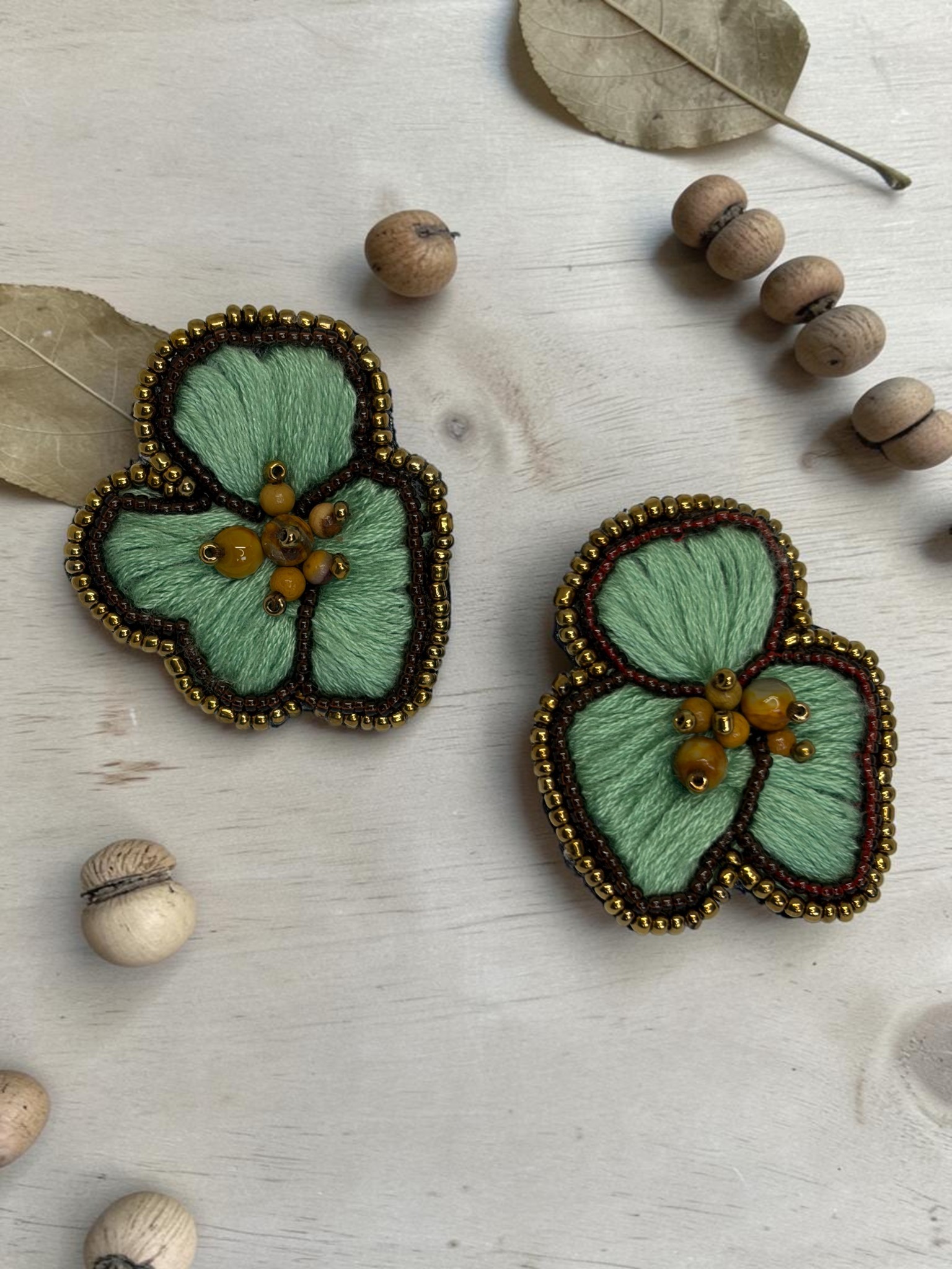 Aro Trébol Verde Menta con Piedras