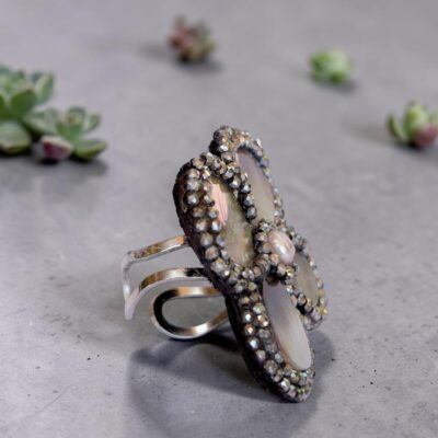 anillo flor pétalos