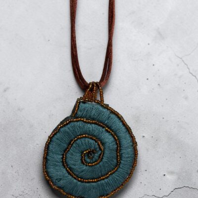 Collar Caracol Azul Piedra