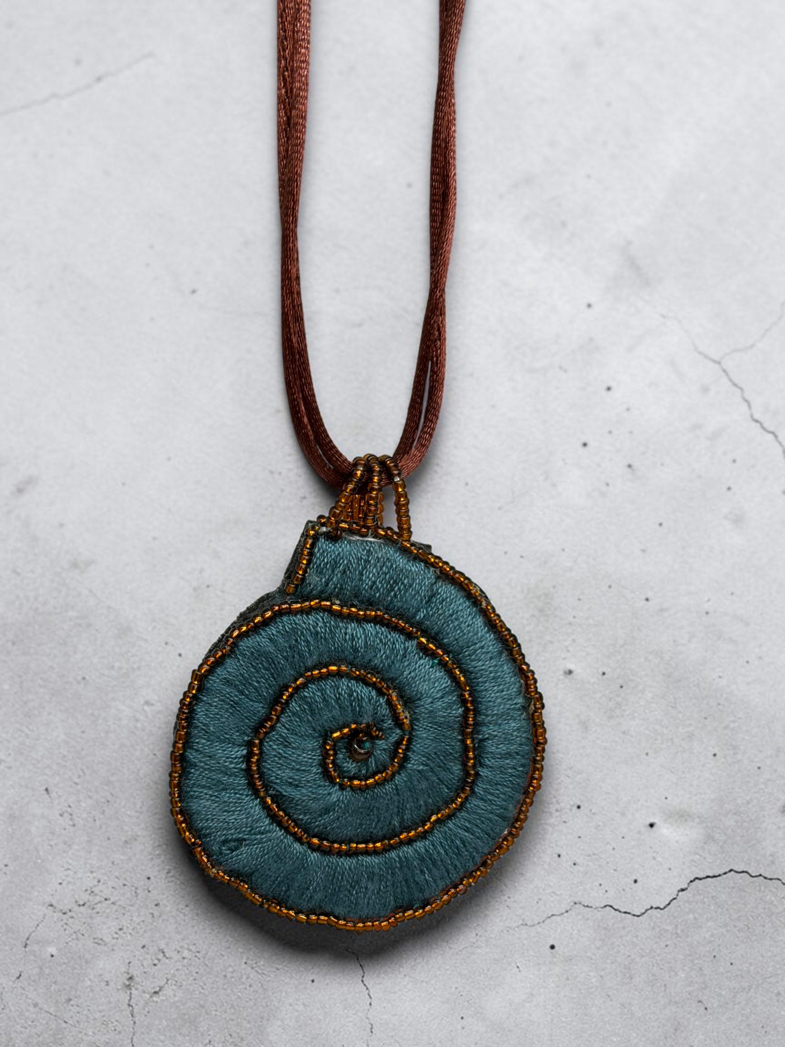 Collar Caracol Azul Piedra