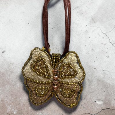 Collar Prendedor Mariposa Dorada