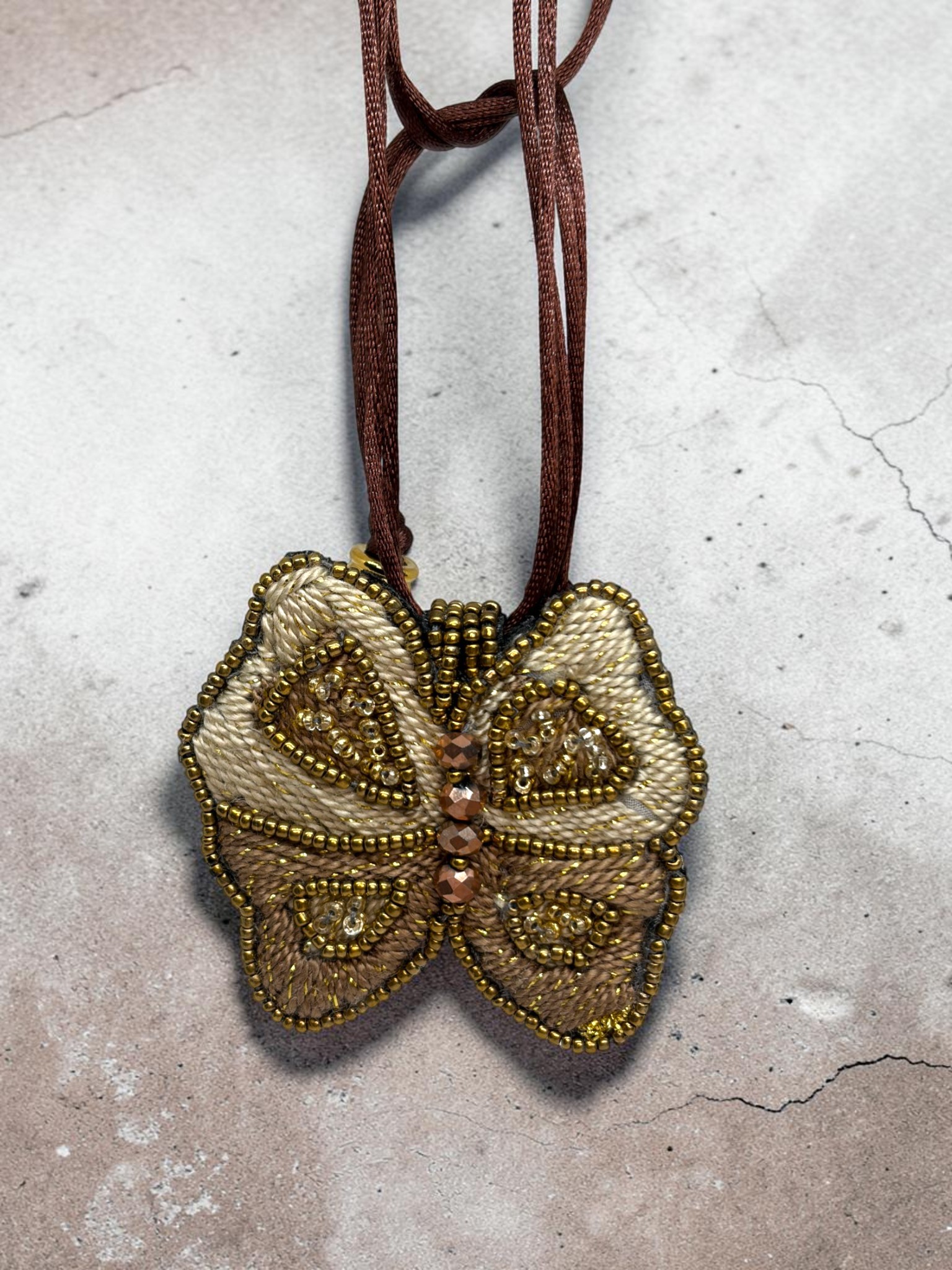 Collar Prendedor Mariposa Dorada