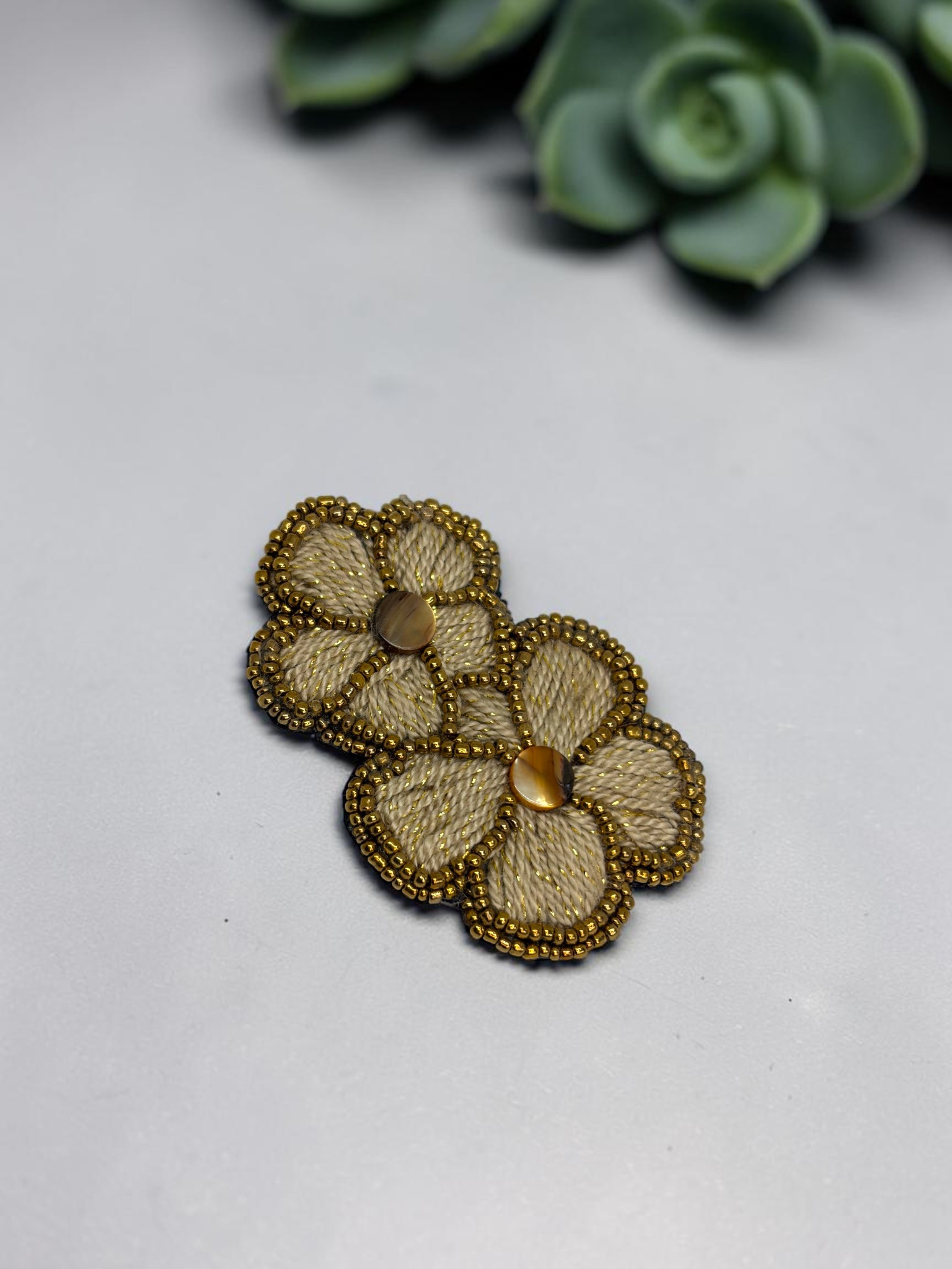 Prendedor Doble Flor Dorada